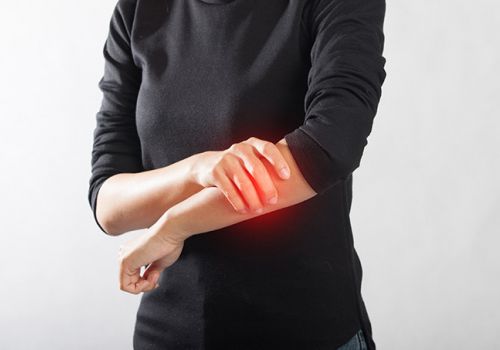 Giảm đau nhức xương khớp bằng thảo dược thời điểm giao mùa Đông Xuân